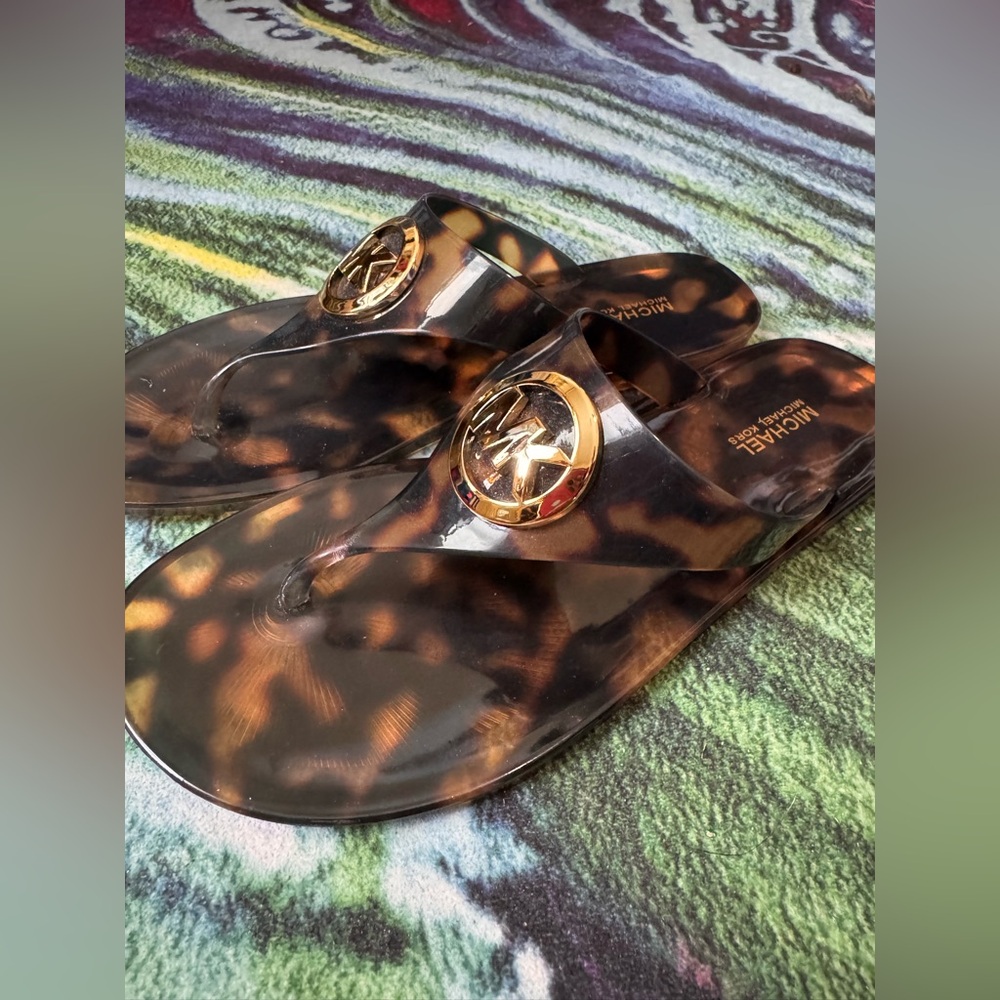 Michael Kors Tortoiseshell Brown Flip Flops - Picture 3 of 4